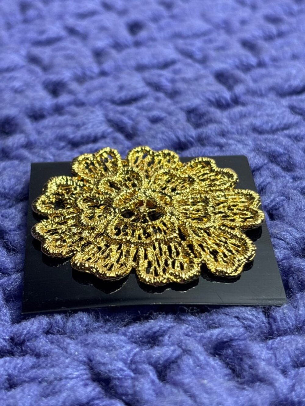 Vintage Goldtone Filigree Flower Scarf Clip 1.75 inches X 2 inches - Picture 5 of 6